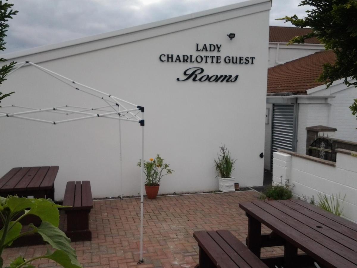 Lady Charlotte Guest Rooms Triple Rooms Dowlais Экстерьер фото