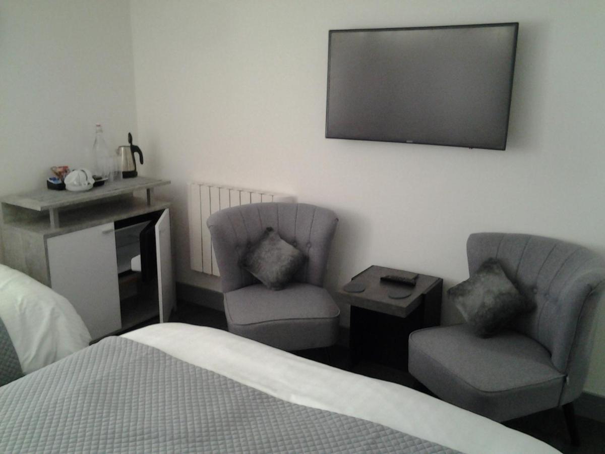 Lady Charlotte Guest Rooms Triple Rooms Dowlais Экстерьер фото