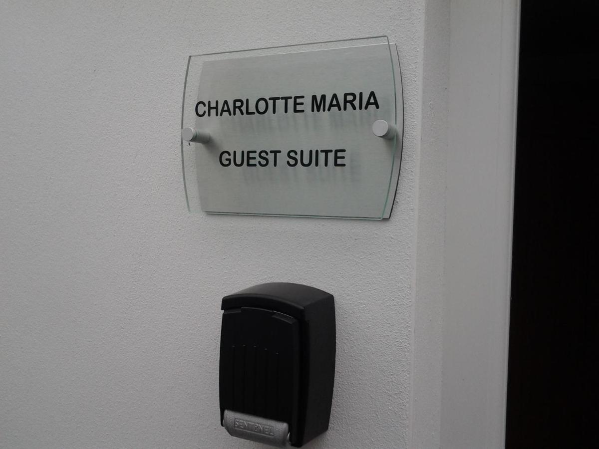 Lady Charlotte Guest Rooms Triple Rooms Dowlais Экстерьер фото
